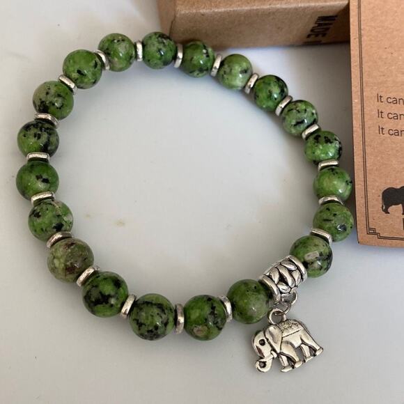 Green stone elephant beaded bracelet - Picture 2 of 2
